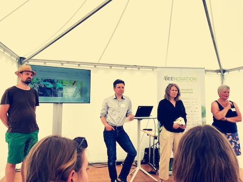 Holger Loritz hält Vortrag über Leindotter